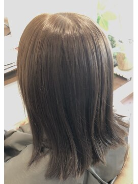 オリーブブラウン