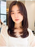 センター分け韓国風レイヤーカット×春透明感カラー大人可愛い