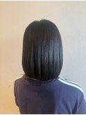 艶感とまとまりが映えるナチュラルストレートミディアム