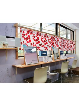 《ベーシックリタッチカラー(根元染め) \2750》お手頃価格の理由はセルフブロー！