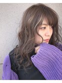 ナチュラルくせ毛風セミロング大人カワイイアッシュベージュ