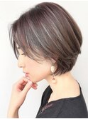 ハイライトカラー似合わせカットアースカラーのショートボブ