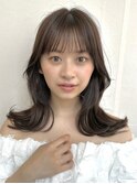 ★くびレイヤーエモージュ前髪薄めバング小顔カット大人ガーリー