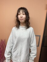 キジ(KIJI) ブリーチパーマ ミディアムスパイラル