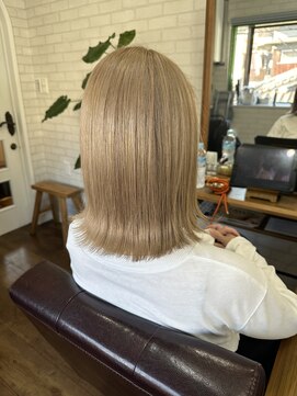 ライフ 住道店(Lyfe) ダブルカラーミルクティーベージュ_肩はねボブ_416