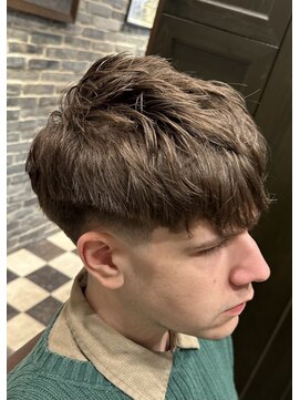 ミリオンバックス 御徒町店(Million Backs) テーパーフェード/マッシュ/外国人風ヘア<理容室>[メンズ]