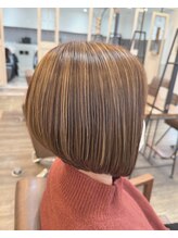 ビズヘアー グランバース(bisou hair grandbase) 大人3Dカラー 前下りボブ