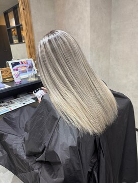 サニー 渋谷(SUNNY) バレイヤージュ、ハイライト、レイヤーロング、グレーベージュ