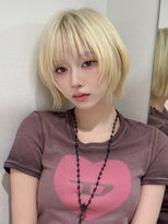 サロウィンフレンテ 新宿三丁目(SALOWIN Frente)&nbsp;石塚／ぱっつん顔まわりウルフブロンドタッセルレイヤーボブ新宿