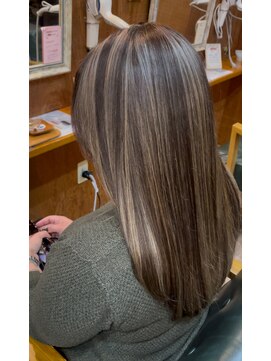 ロングレイヤーハイライトカラーブリーチミルクティーベージュ