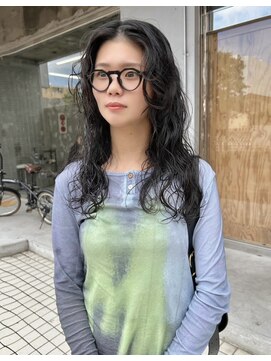 イン(in.) ロングパーマ/ウェーブヘア