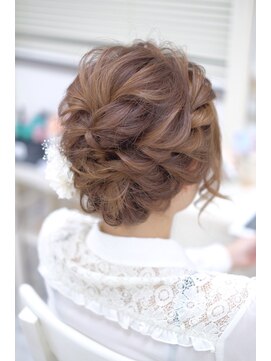 リサ 恵比寿(risa.) ショートボブのゆるふわアップ