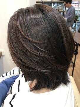 ハロ 蕨(HALO) 大人めミディアムスタイル