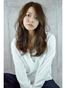 サロン デ レヴィ(salon des revie) 【revie 狭山市】透明感外国人風グレージュ☆ゆるふわセミディ