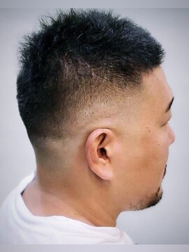 スカイマスターバーバー 渋谷(SKY MASTER BARBER) ベリーショートスキンフェードスタイル<理容室>