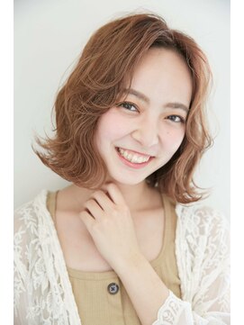 フィガロ アヴェダ(FIGARO AVEDA) 切りっぱなし外ハネウェーブ