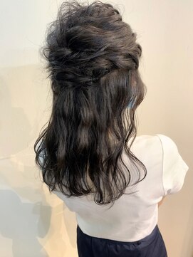 シアン(CYAN) 【CYAN】#10代#20代#ダークグレー#透け感#こなれヘアセット