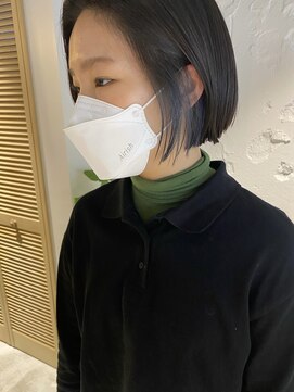 コフィー バイ メルト 吉祥寺(cofy by melt) 【三ツ井純】切りっぱなしボブ インナーカラーブルー 前髪なし