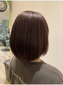 大人ミディアムボブベリーピンクの髪型