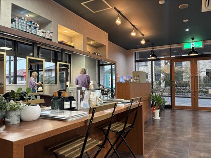 パレット ヘアーメイクの写真