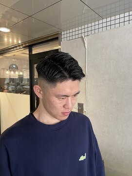 リブート(Re:Boot) スキンフェード/七三分け