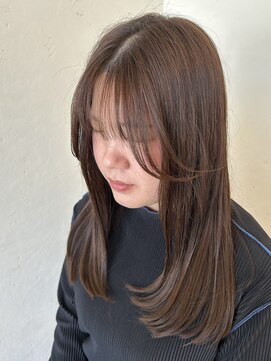 クララ トヨハシ(CLALA Toyohashi) 透明感あるベージュカラー