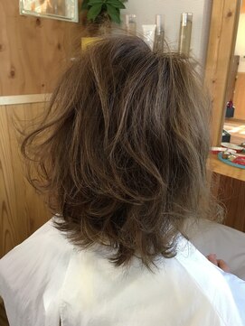 ララテラス(LaLa Terrace) ～LaLa Terrace流～ライトマットベージュ×ふわふわショートボブ