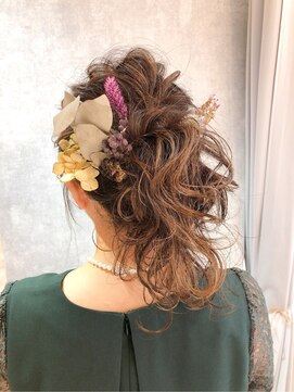 アロー(arrow) ふわポニーテールアレンジ【みのり】