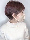 【モリオ原宿】ショートボブ前髪あり耳かけチェリーピンク