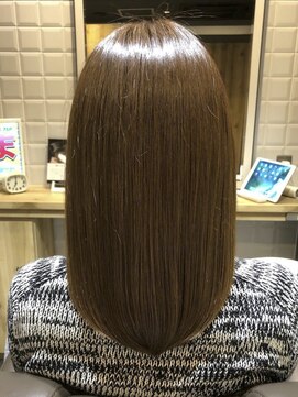 カミケンガレリア(kamiken. galleria) うるツヤ大人上品やわらか美髪ストレート【カミケンガレリア】