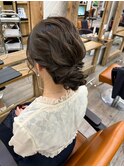 二次会ヘアセットシニヨン　アップスタイル　ルーズダウンアップ