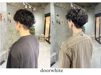 ドアホワイト(door white)の写真