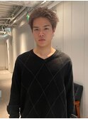 スパイキーショート×ブロンドショート×ブリーチデザイン