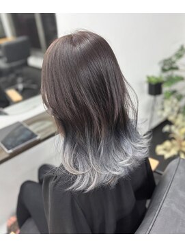 エミタス 柳通り(Emitas.) グラデーションカラーホワイトシルバー