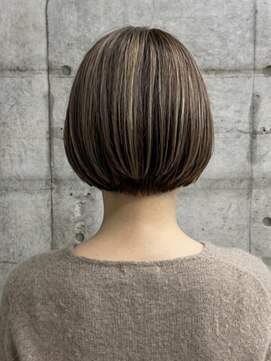 リトマス 二子玉川(litmus) ミディアムレイヤー　レイヤーボブ　ミルクティーベージュ