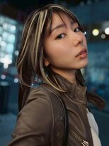 コエル(KOER)&nbsp;180. ミルクティーブロンド/顔周りレイヤー/ブリーチ
