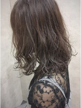 クロックレス (CLOCKLESS) 切りっぱなしボブ　×　脱力感パーマ