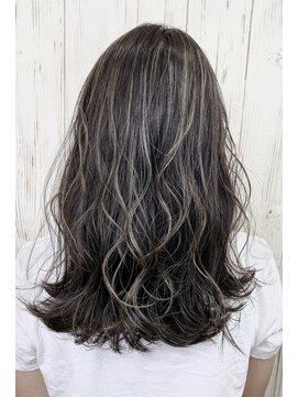 アンダーバーホワイト 南海難波店(_WHITE) ハイライトで透明感のあるカラー