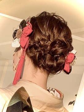 ヘアーメイクアイ(Ai) ルーズシニヨン