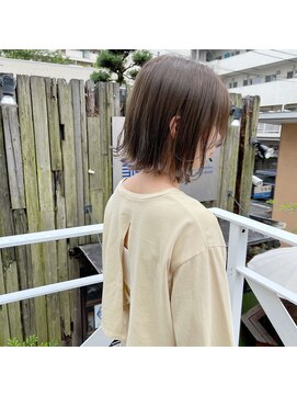 ミント(mint) 切りっぱなしボブ/外ハネボブ/ボブ/オリーブグレージュ