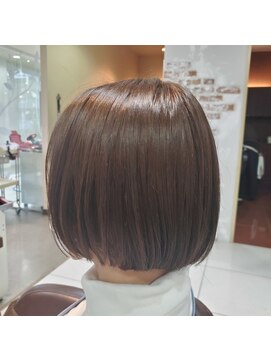 エピ(epi) ツヤ感ショートボブ