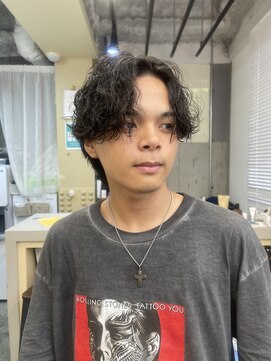 ペイププロドアイコン 博多(Peyp prod ICON) センターパートにスパイラルパーマ