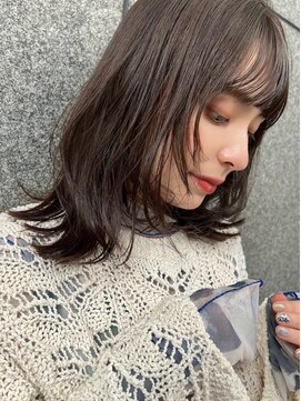 ホスタ 大阪梅田店(fosta) ベージュインナーカラーショートボブレイヤーミディアム前髪