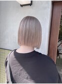 ボブ×ホワイトベージュ