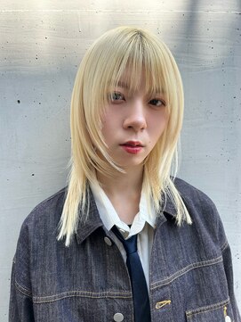 小顔クラゲヘアーハイレイヤーウルフ抜きっぱなしブロンド