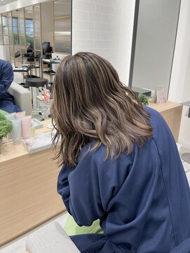 ステアケース ギンザセブン(stair:case ginza7) 白髪ぼかしハイライトコントラストカラー　髪質改善