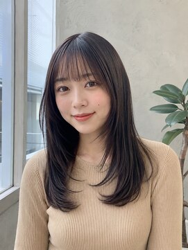 ラナ(LaNA) 重なる内巻きと透け前髪のダークロング