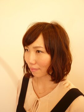 デイジー(Daisy) 小顔に見えるエアリーショートボブ