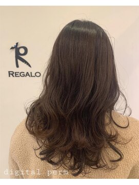 レガロ 南口店(REGALO) 外巻きパーマ×サイドバング