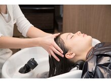 【ヘッドスパ】リラックス効果抜群｜頭皮をスッキリリフレッシュ！髪も身体も気分も元気に♪仕事帰りに◎